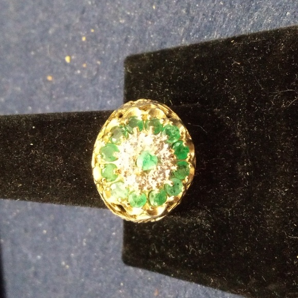 Men's 10KGold Kentucky Cluster Emeralds And Diamonds Ring Size 12.5